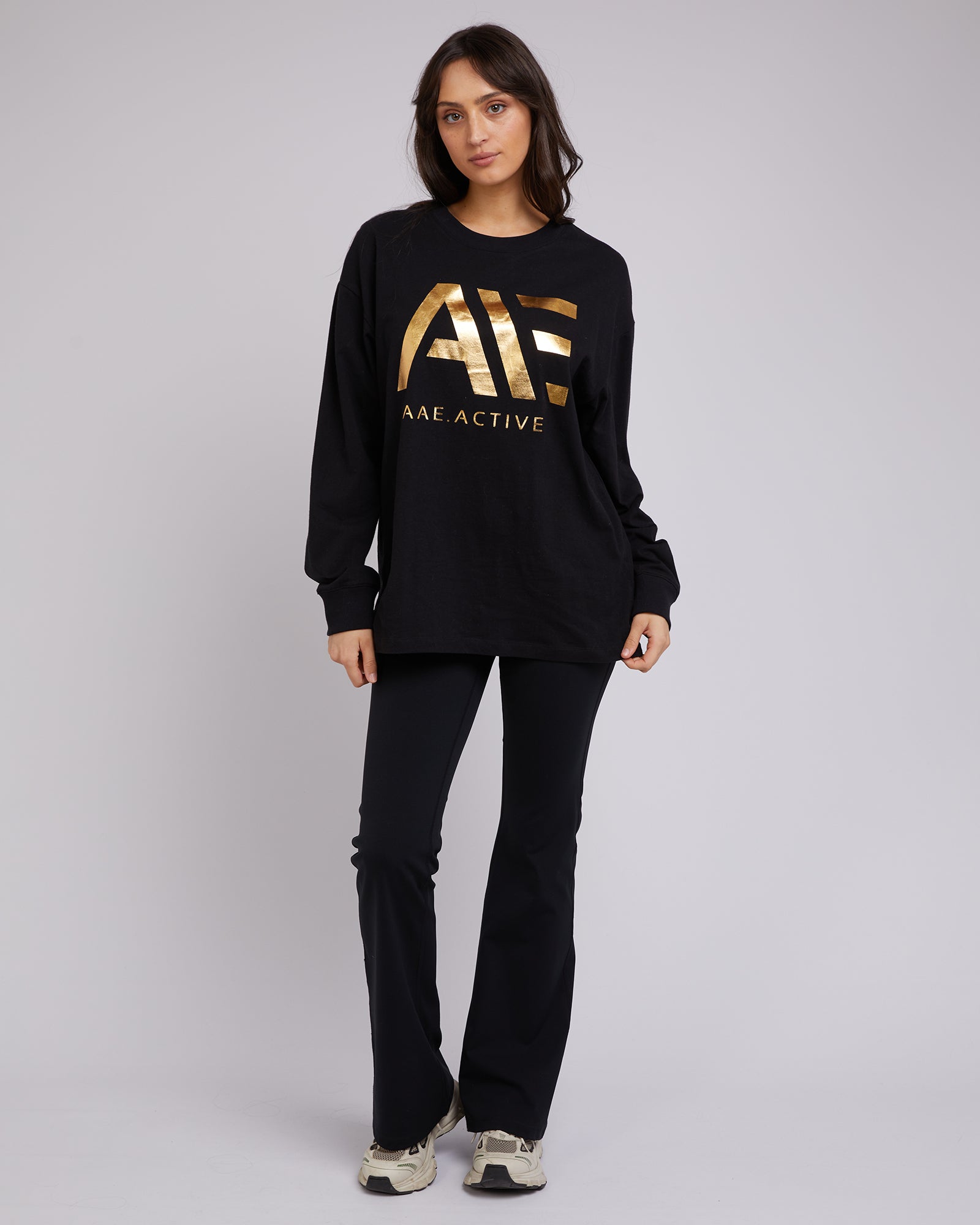womans long tee shirt, oversized fit and long length New Zealand