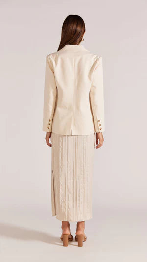 Singled-breasted blazer in cream, doubled lined