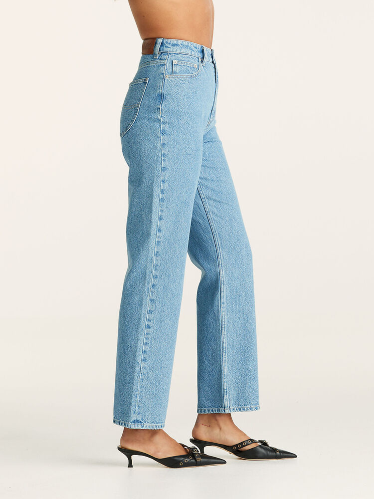 Lee High Straight Jean // Petite Brooklyn Blue