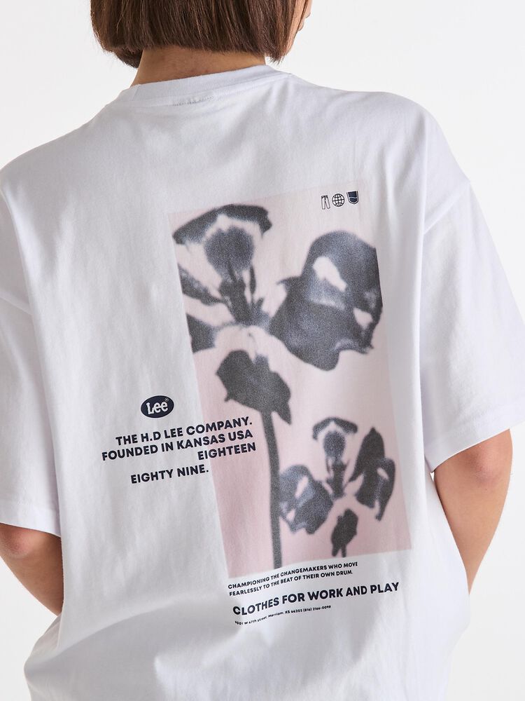 Heavy weight cotton, graphic and boxy fir