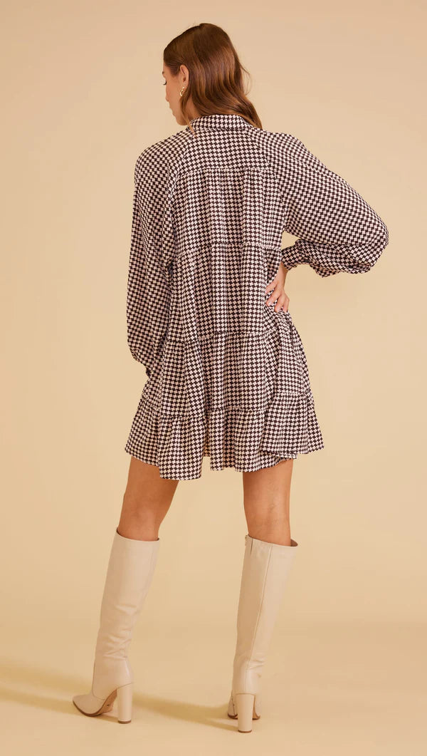 Quinley mini dress in checks, long sleeves and v neck by MinkPink