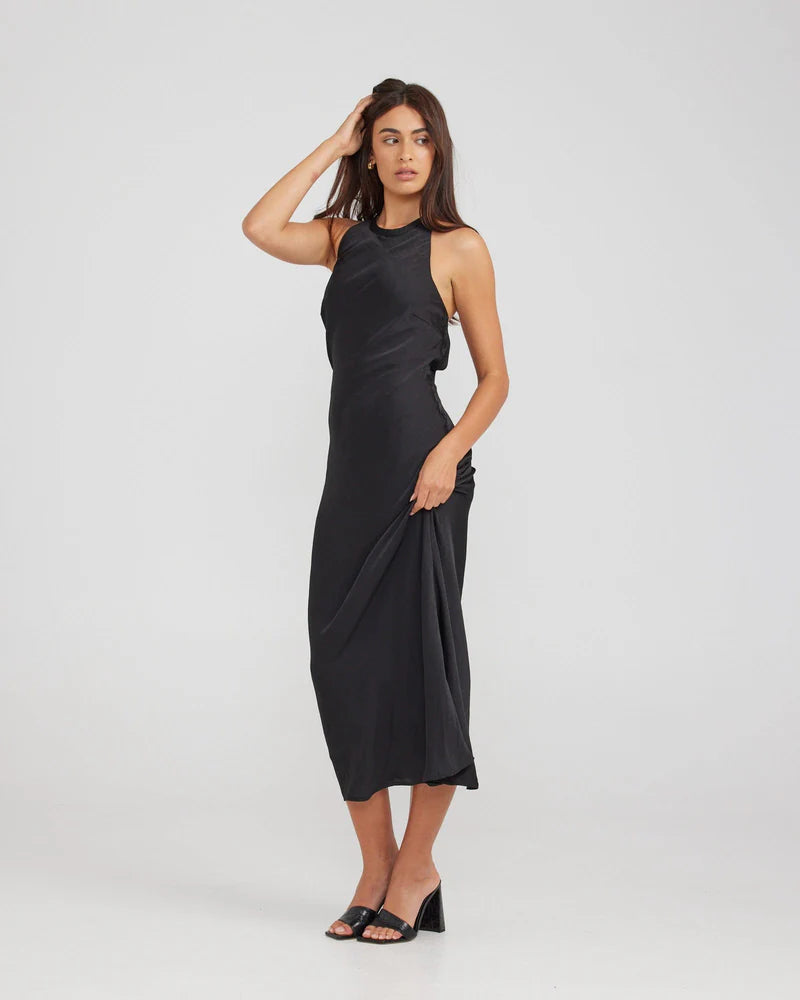 Silky fabric in backless style cut