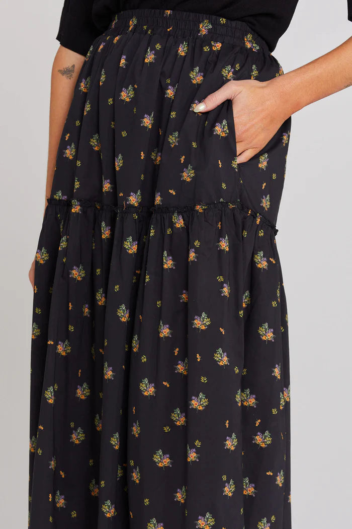 Cotton, midi length with side pockets. Floral