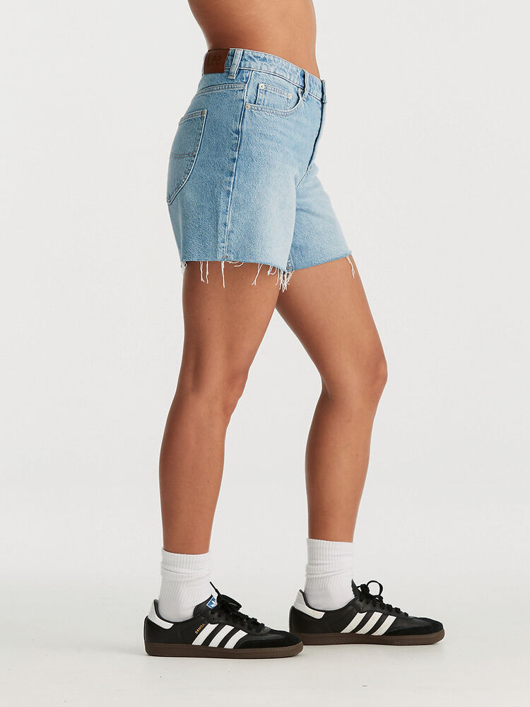 low rise, lee denim shorts. Blue with contrast stitching