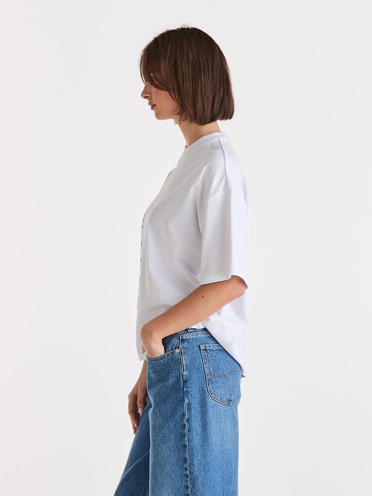 Heavy weighted recycled cotton, grahpic tee