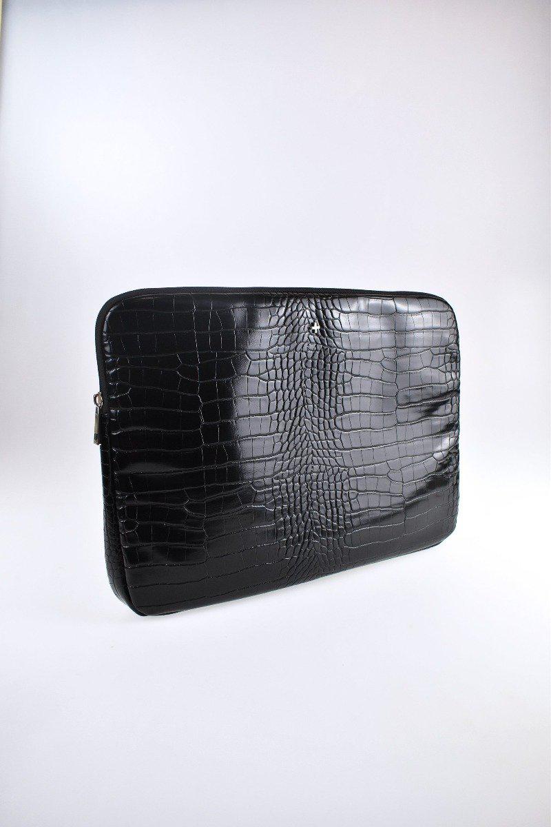 nude croc embossed vegan leather as well and extra zip compartment for any extra storage