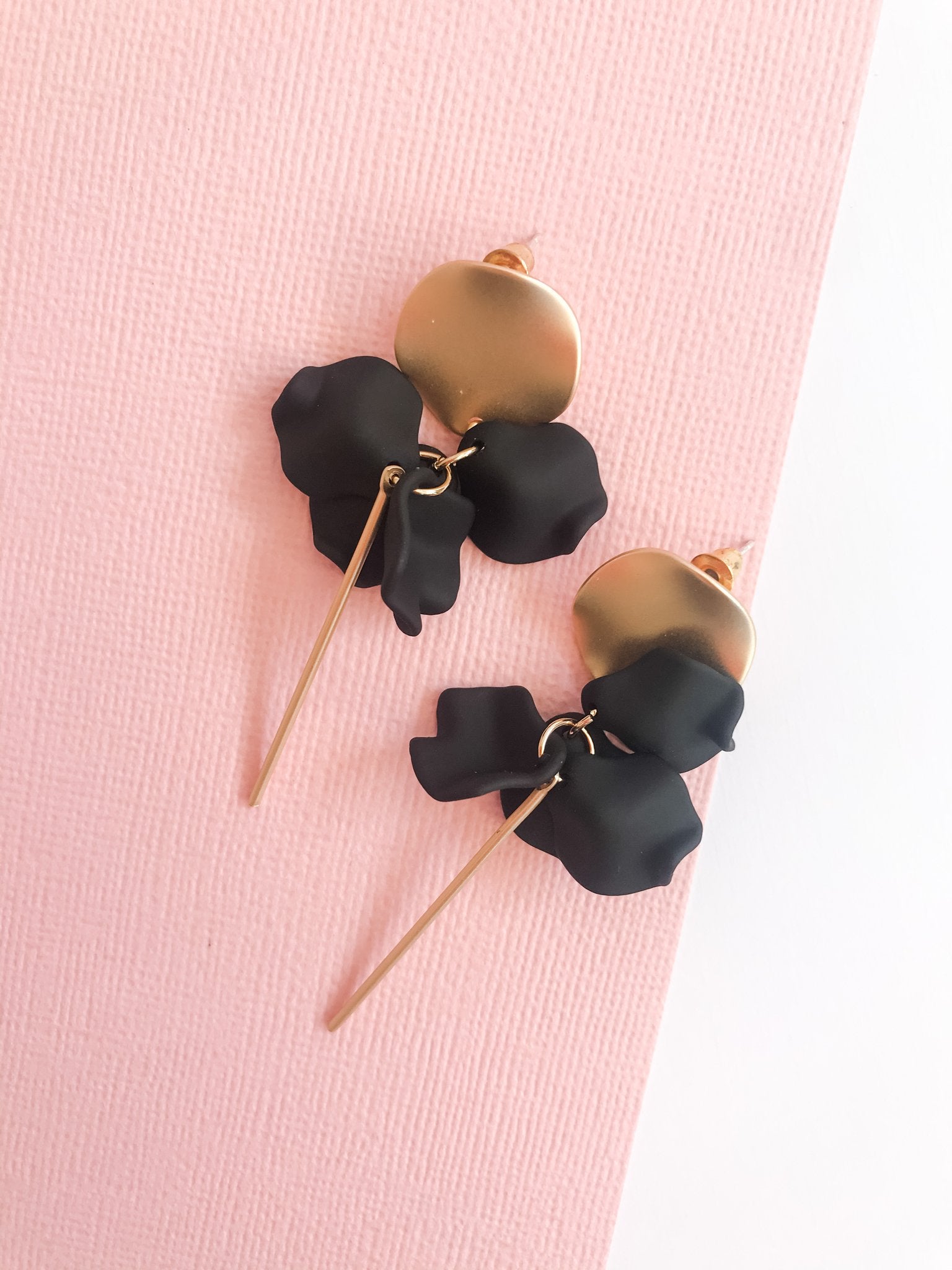 Black flower earrings with petals