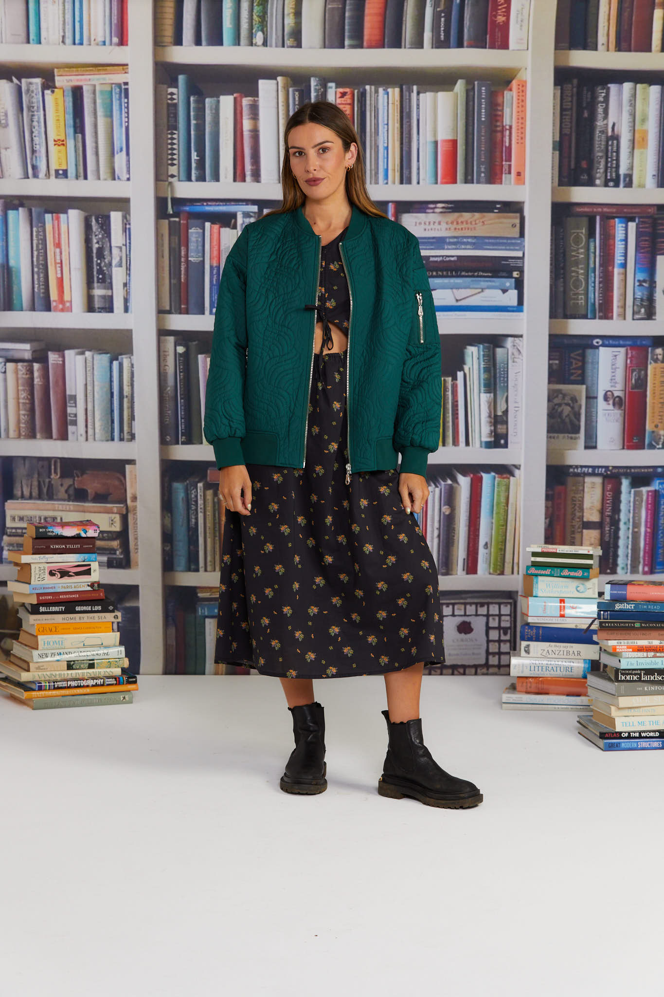 Ribbed Neck, Cuff, Hem sleeve and Front Pockets with Chunky Zips
Quilted Design