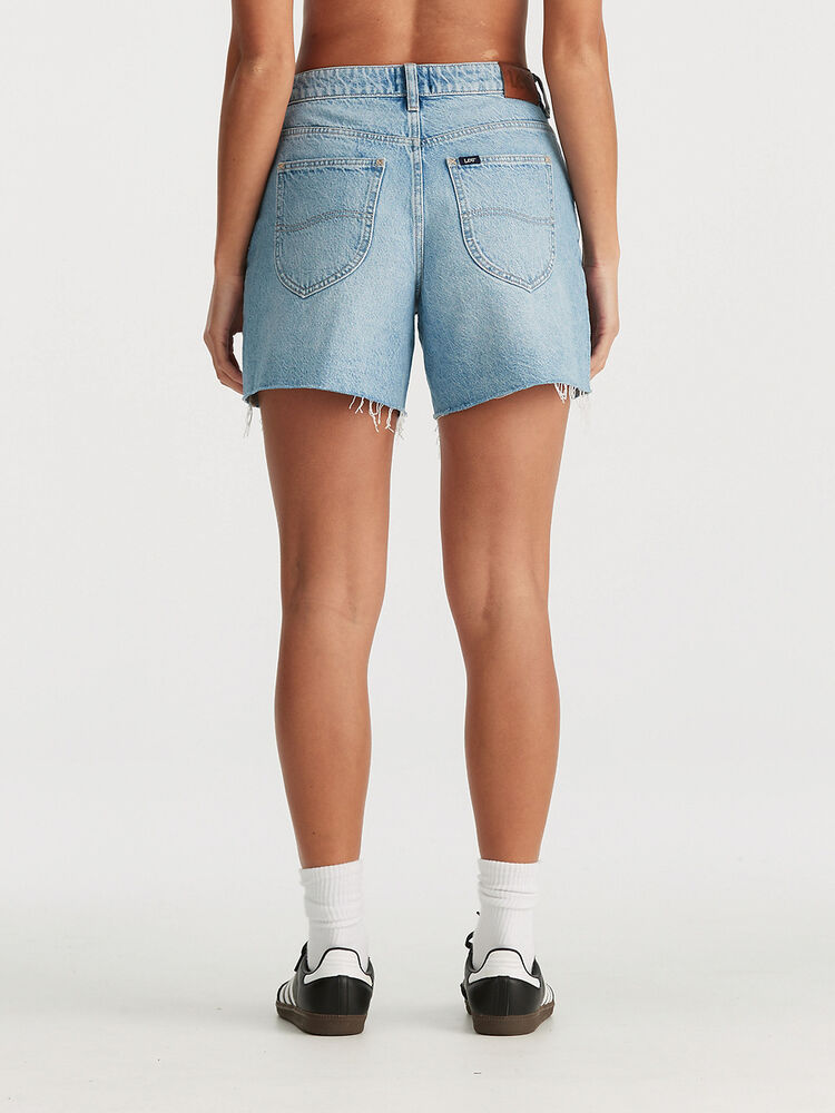 Denim woman's short, mid rise in plae blue