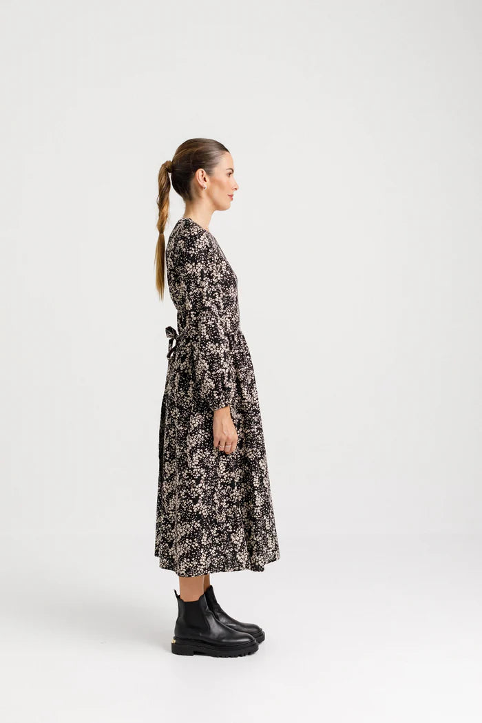 Pippo Dress with a gathered waist and blow the knee length