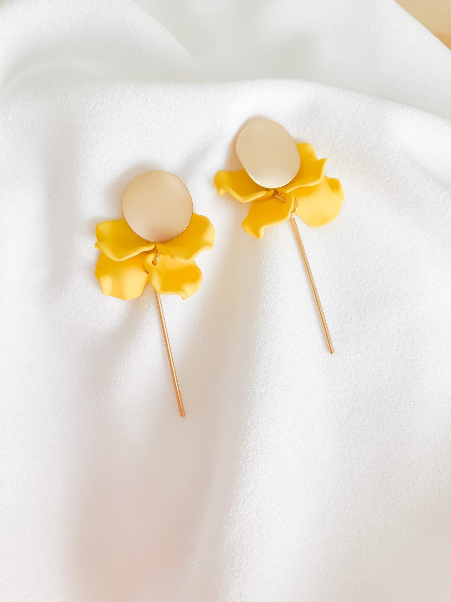 Yellow earrings, with sterling silver post