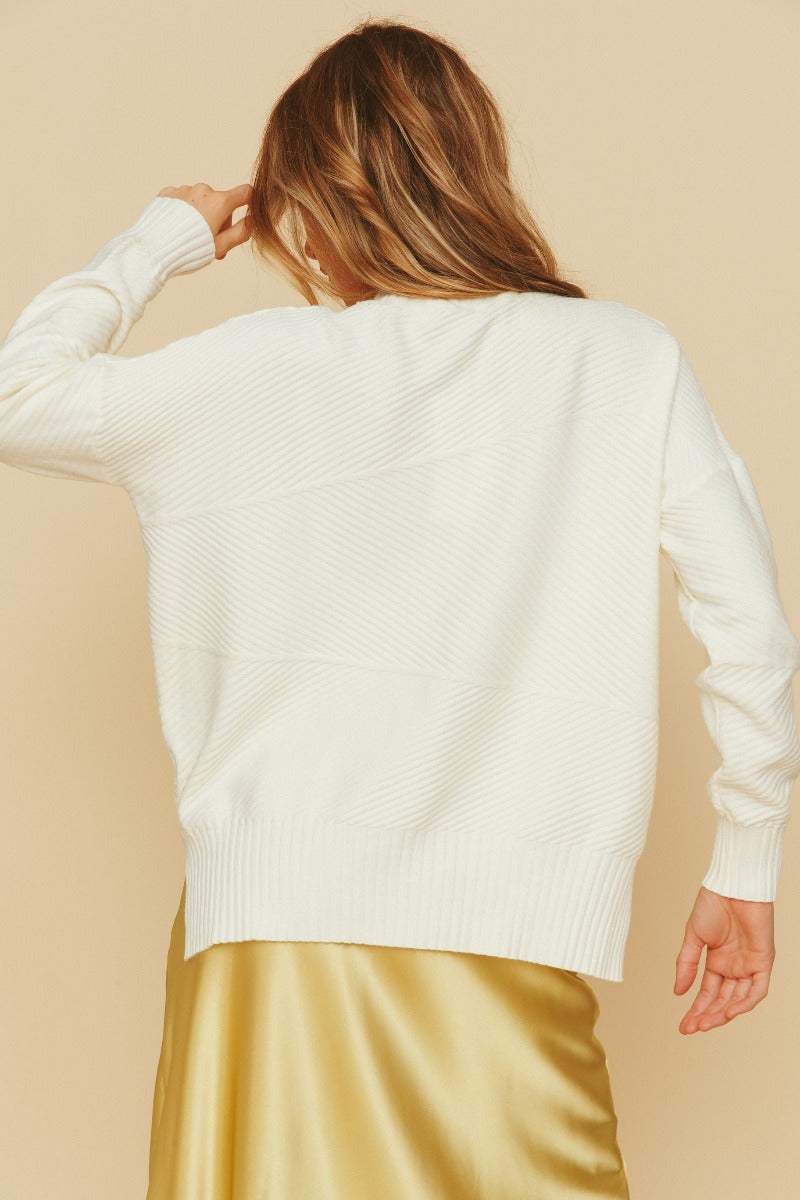 Cotton knit, white and relaxed fit